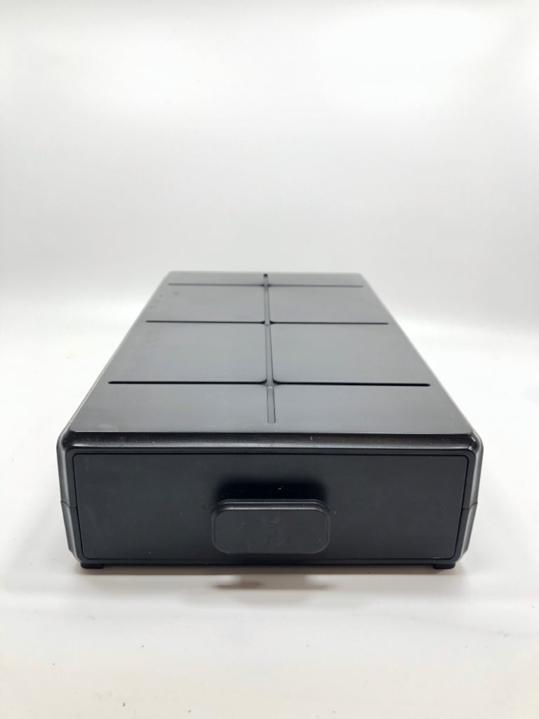 EVERIE 12CUP BLACK PLASTIC KCUP HOLDER.