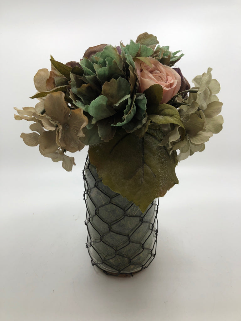 MUTED FAUX FLORALS IN GLASS/WIRE JAR.