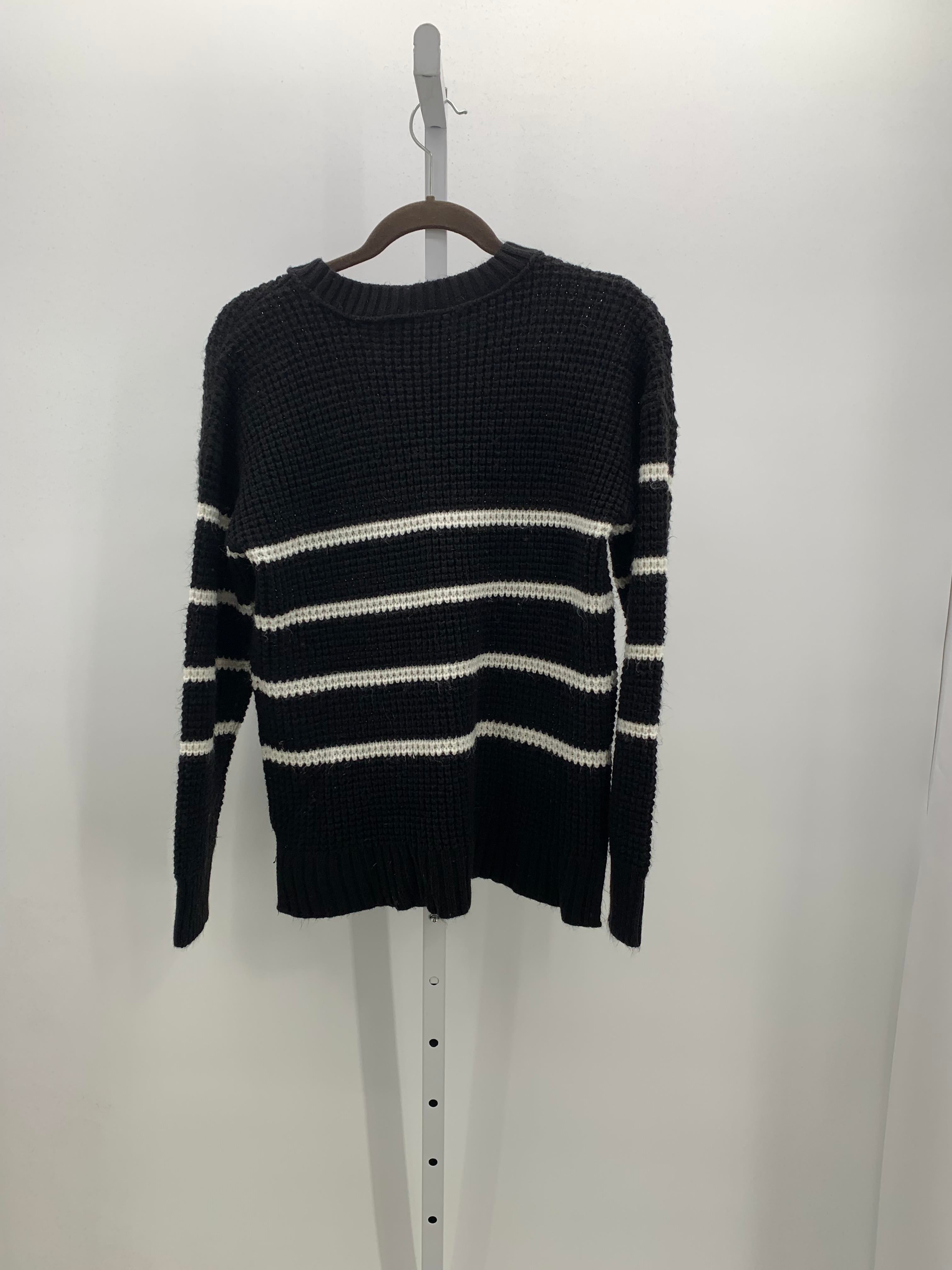 SO Size Medium Juniors Long Sleeve Sweater