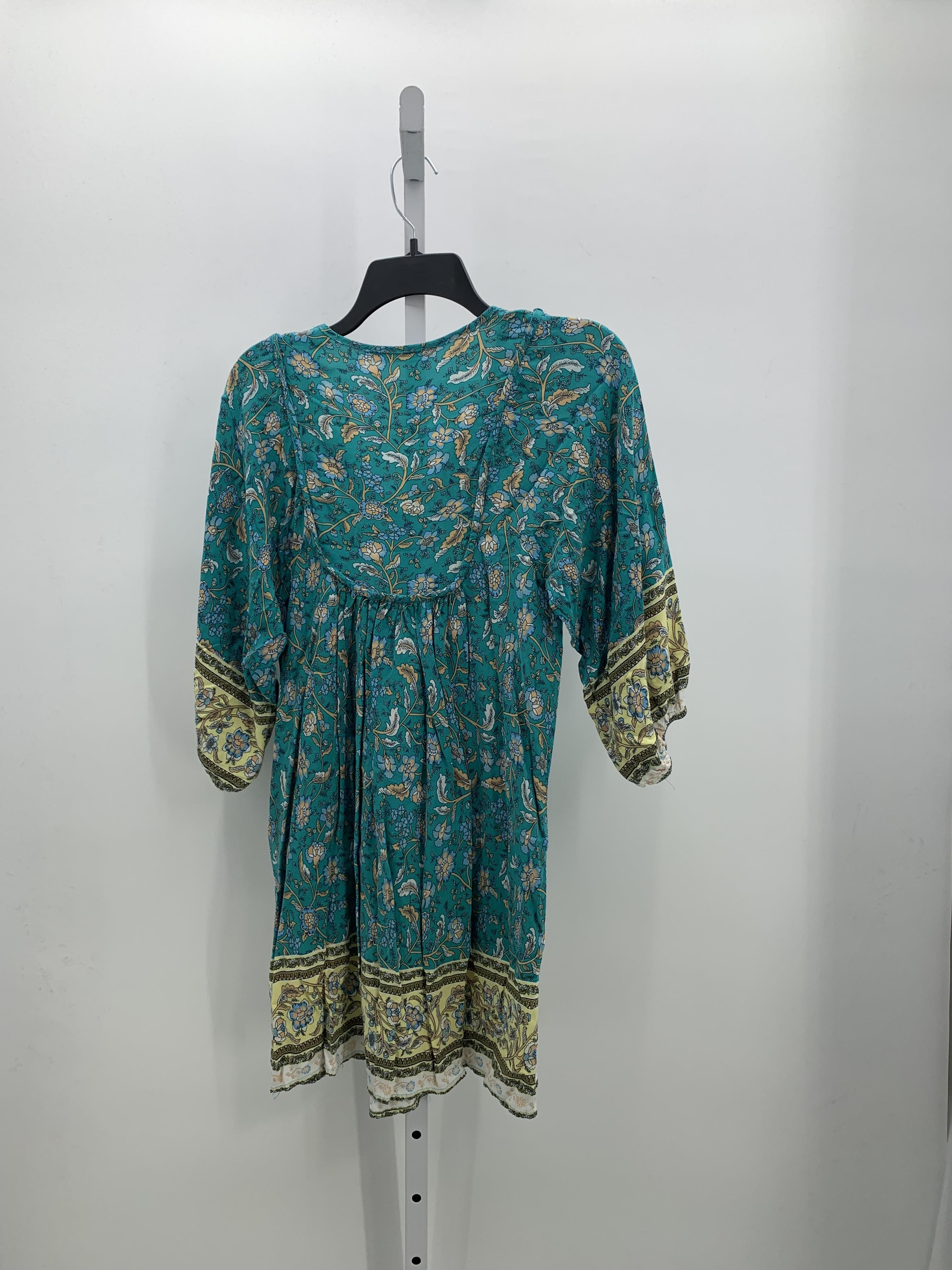 Size Small Misses 3/4 Sleeve Dress