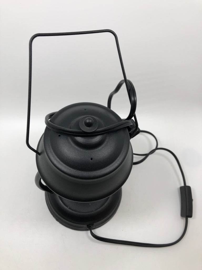 LANTERN STYLE CANDLE WARMER LAMP.