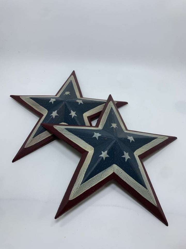 2 RED WHITE BLUE WOOD STAR WALL HANGINGS.