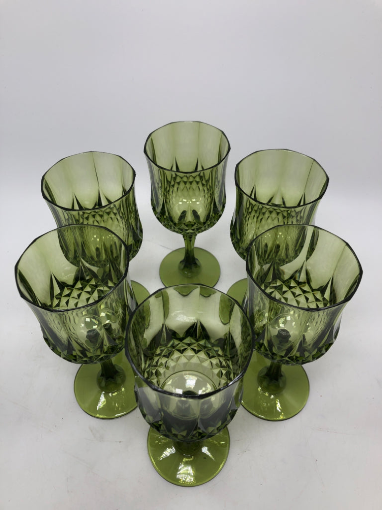 6 VTG-STYLE GREEN PLASTIC GOBLETS.