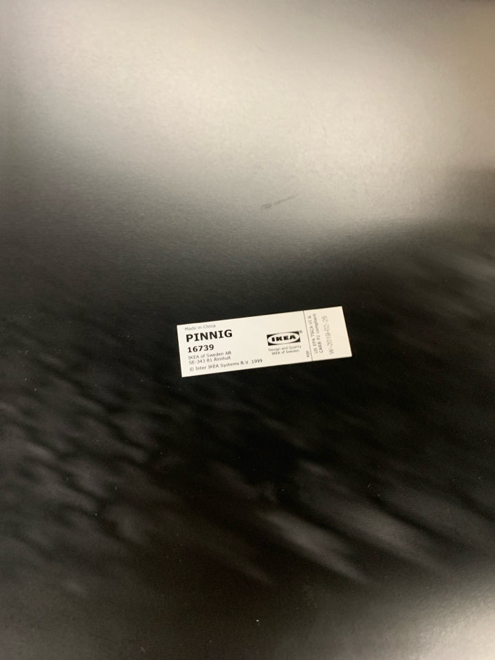 BLACK METAL BENCH W/2 SHELVES UNDERNEATH.