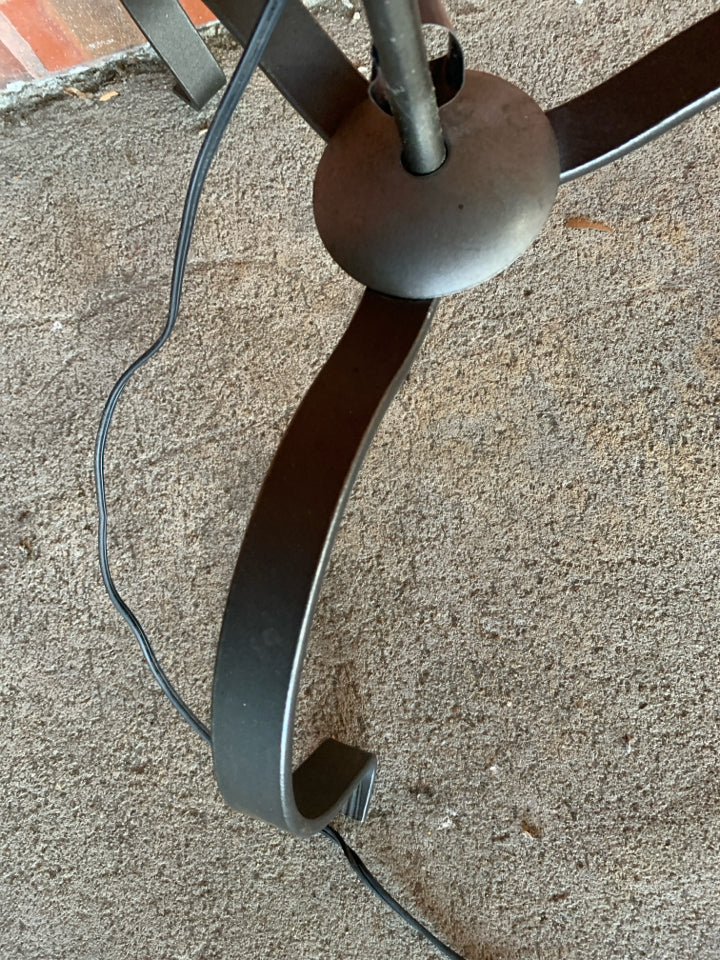 VTG METAL FLOOR LAMP W/SM RED SHADE.