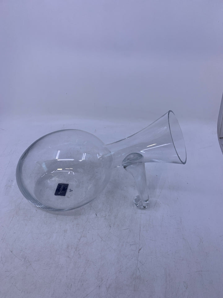 CLEAR GLASS SLANTED DECANTER W/ FOOTED STAND.