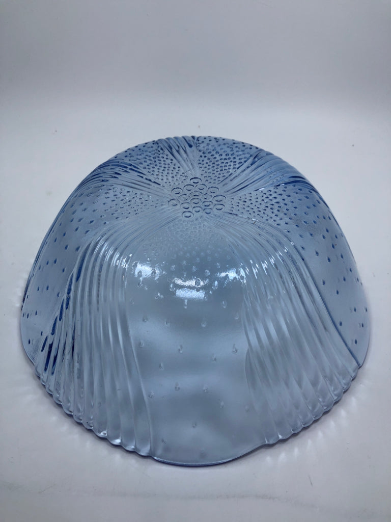 BLUE GLASS FLOWER BOWL.