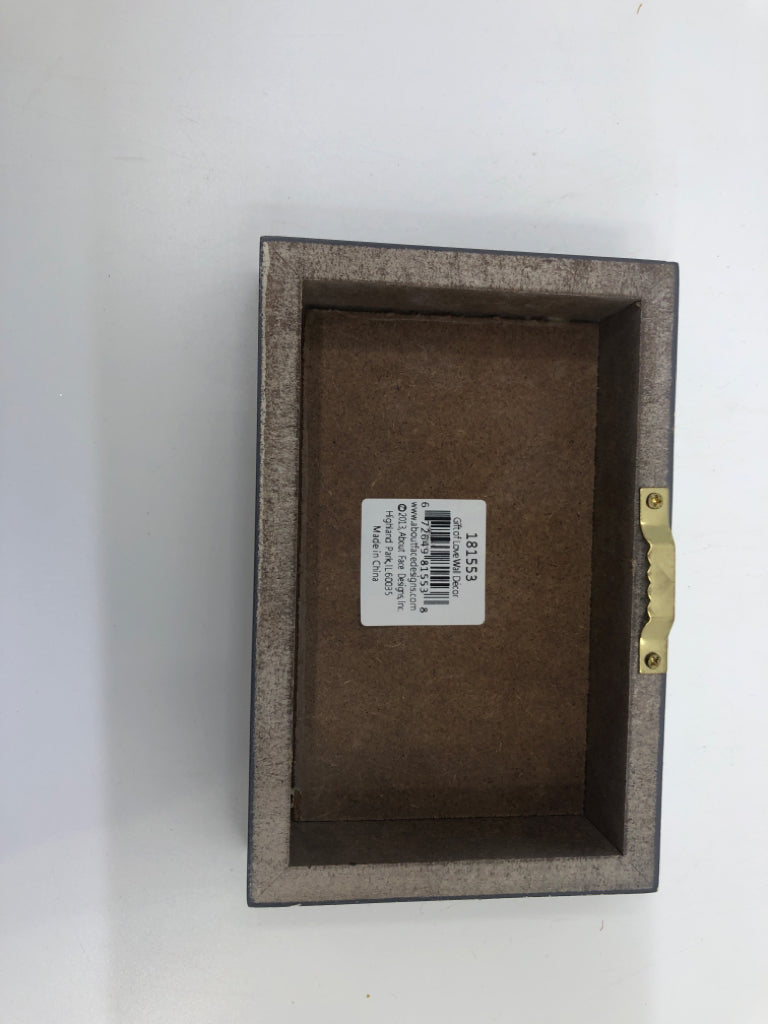 "A DAUGHTER" WOOD BLACK SIGN.