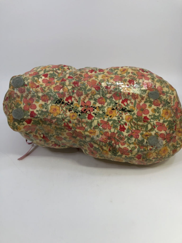 VTG DECOUPAGE FLORAL CERAMIC CAT W/PINK BELL COLLAR.