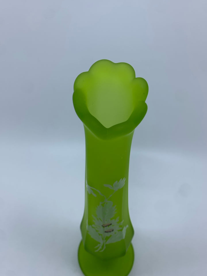 VTG GREEN MIST DAISY PAINTED BUD-VASE.