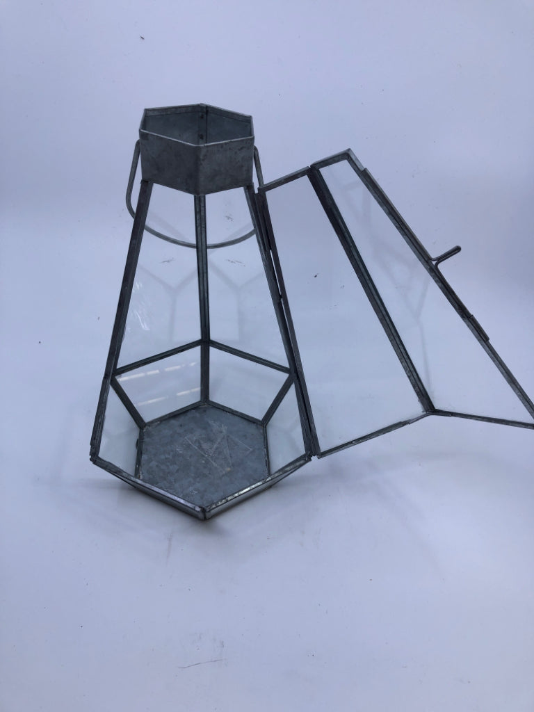 ABSTRACT GLASS METAL LANTERN W CANDLE.
