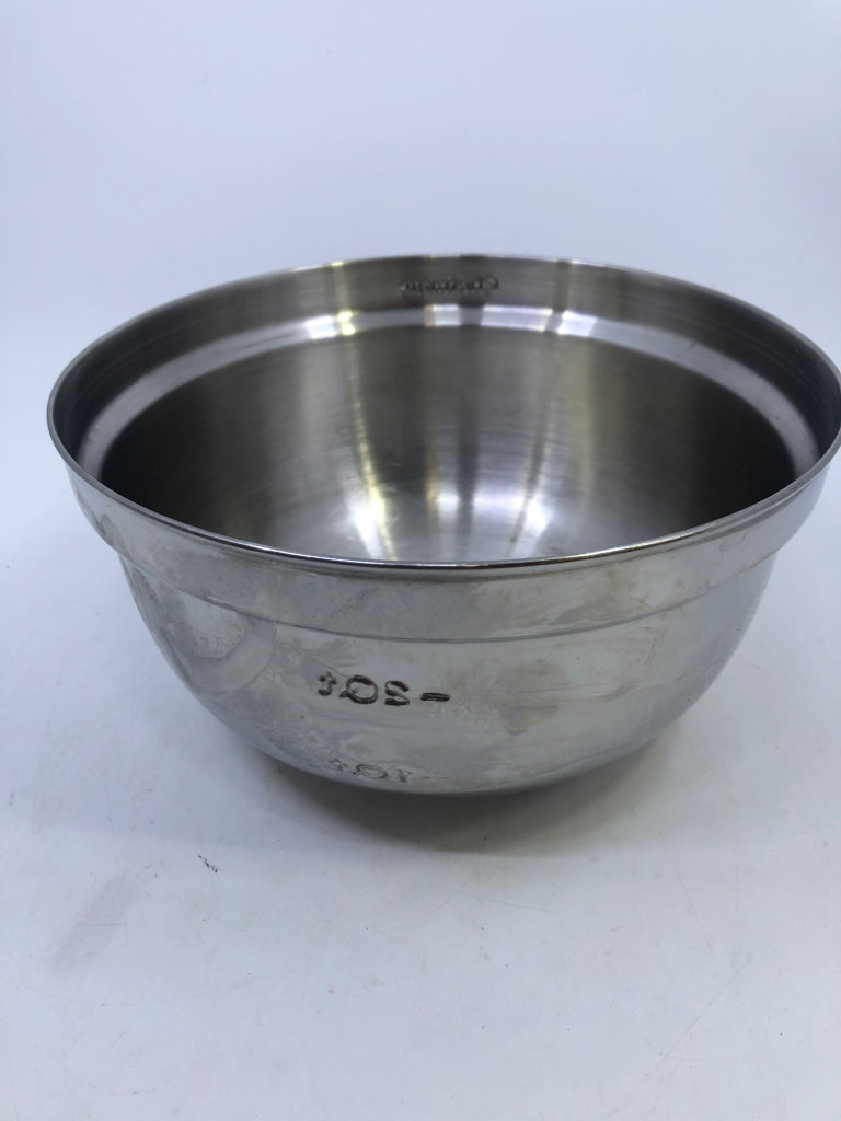 STAINLESS STEEL MEASURING MIXING BOWL.