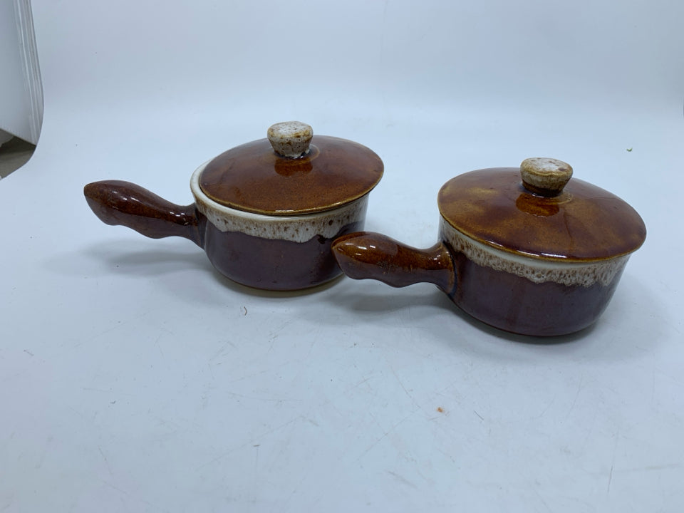 2 LIGHT BROWN DRIP SINGLE FRENCH ONION SOUP CROCKS HANDLES/LIDS.