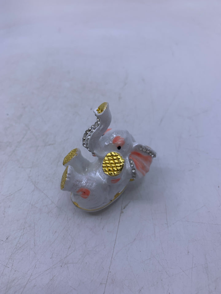 WHITE SITTING ELEPHANT JEWELED.