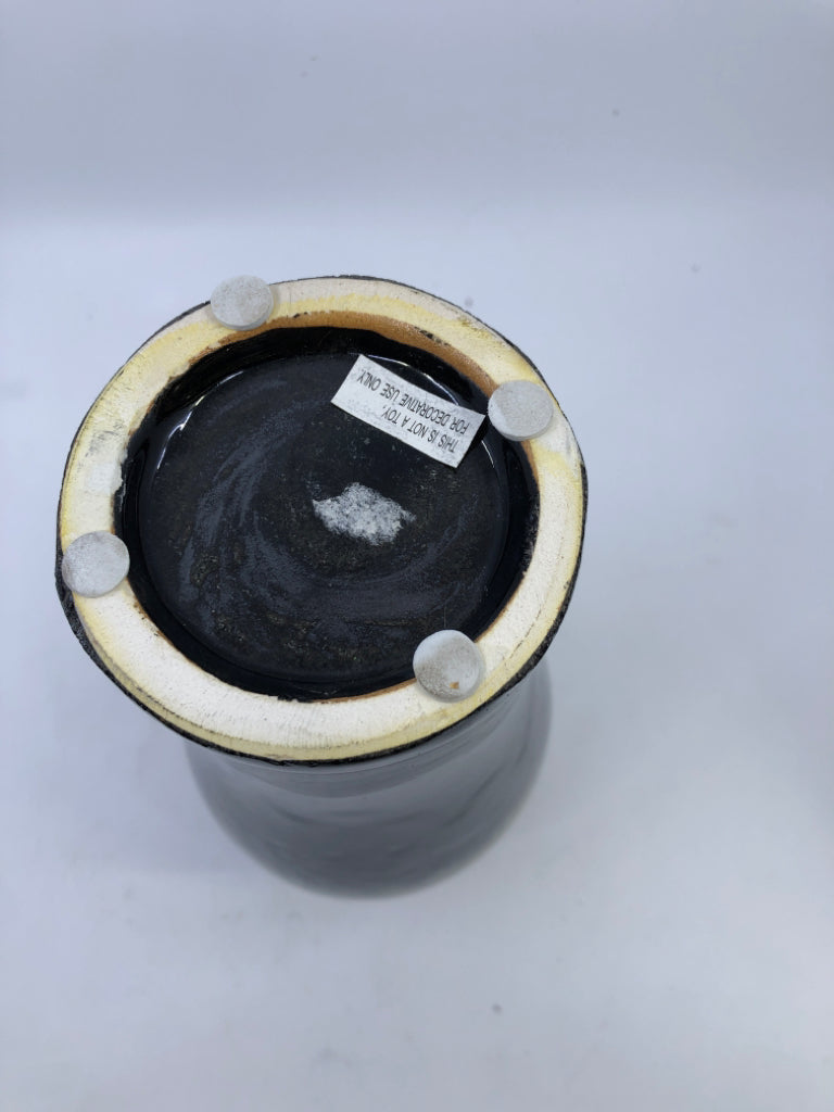 BLACK BASE W TAN SPARKLEY ACCENTS VASE.