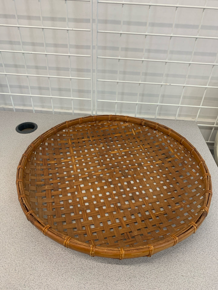 ROUND SHALLOW BAMBOO BASKET/TRAY.