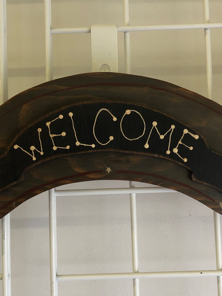PRIMITIVE WELCOME "LIBERTY INN" WALL HANGING.