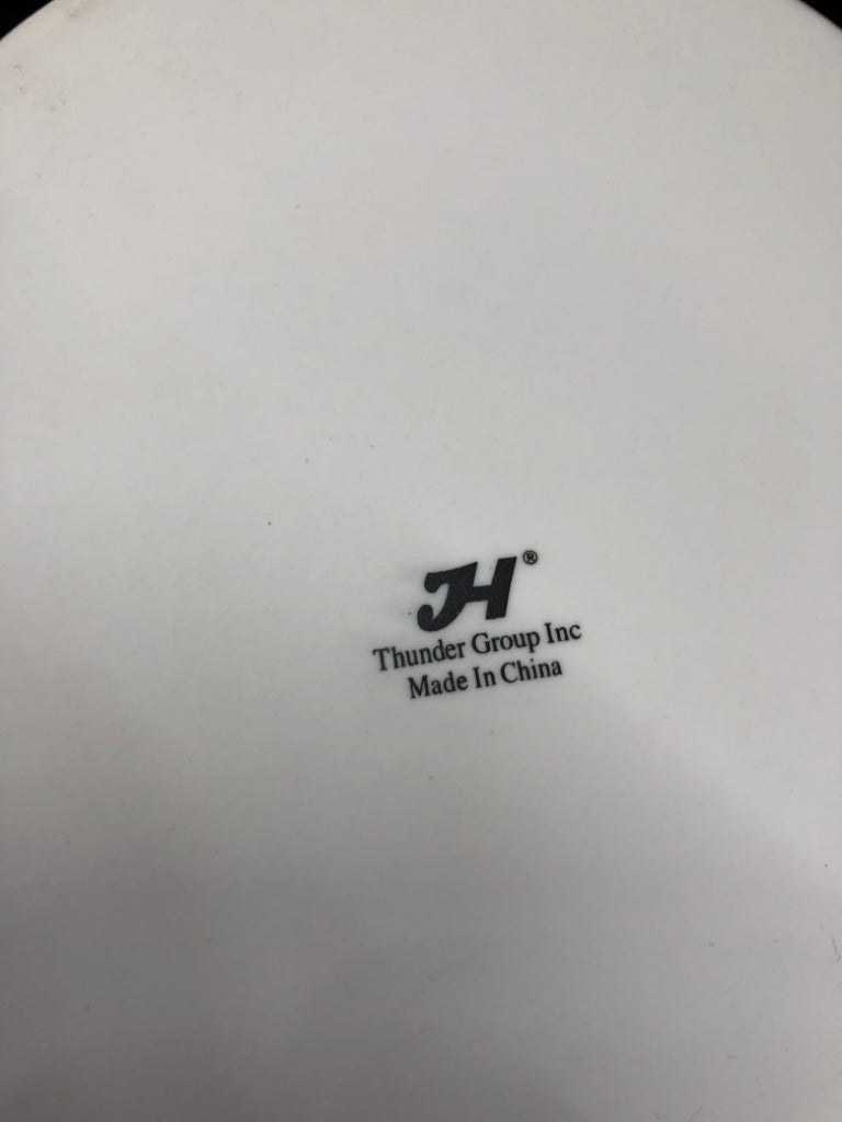 SKILLET STYLE WHITE SERVING DISH.