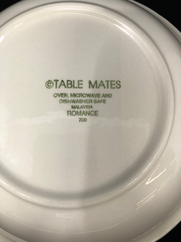 TABLEMATES CREAM SERVING BOWL W/EMBOSSED FLOWERS.