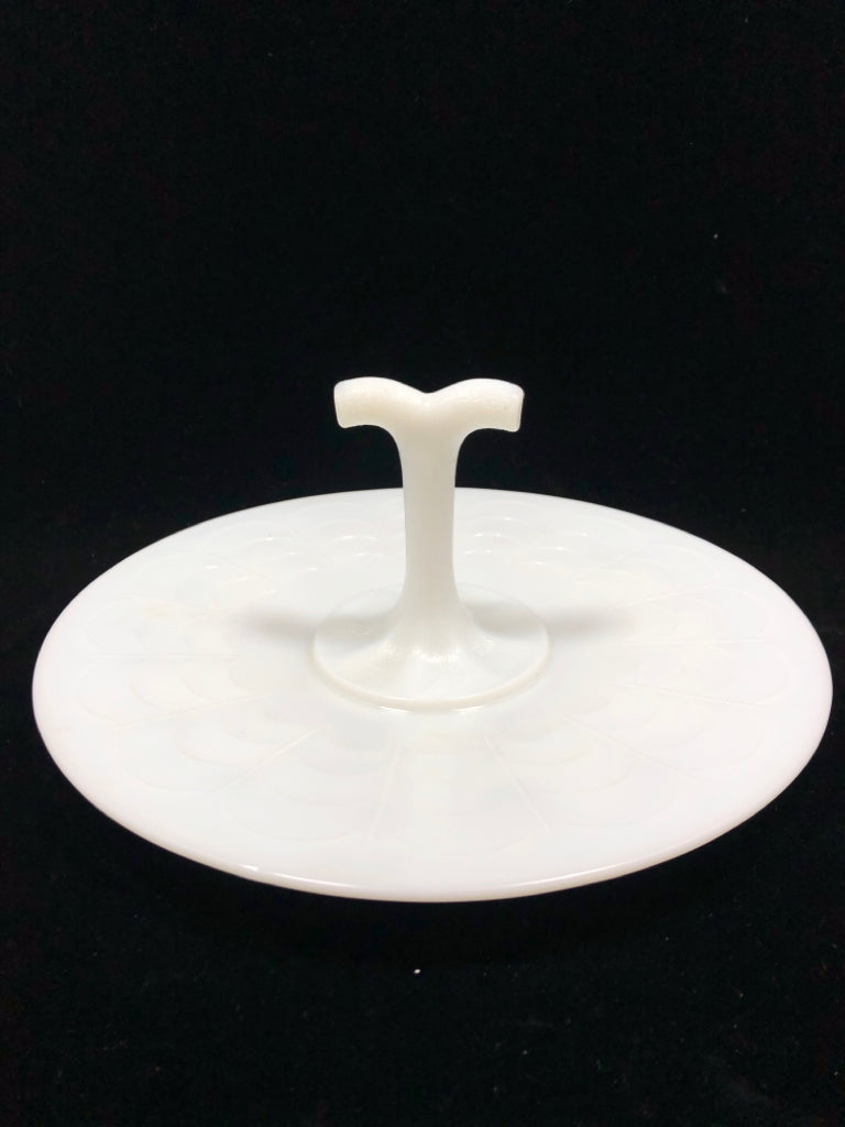 VTG WHITE MILK GLASS TIDBIT SERVING TRAY.