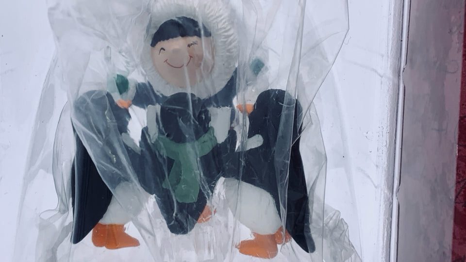 NIP PENGUIN W/CONDUCTOR ORNAMENT "FROSTY FRIENDS".