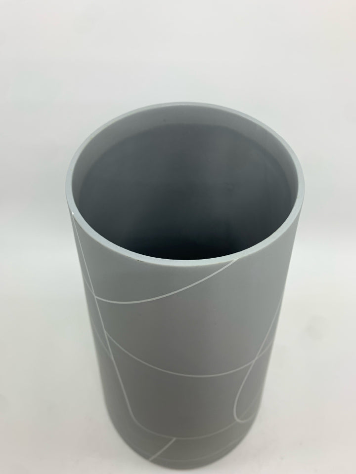 MIDDLE KINGDOM GREY CERAMIC VASE W/WHITE LINES.