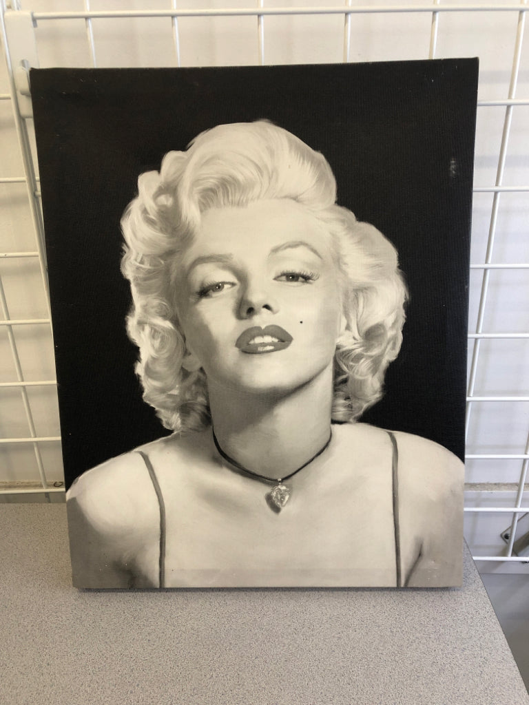 MARILYN MONROE CANVAS WALL HANGING.