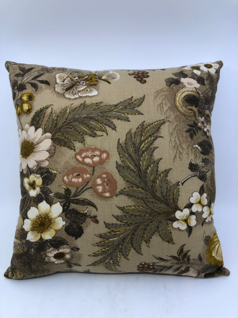 BROWN FLORAL PATTER SQUARE PILLOW.
