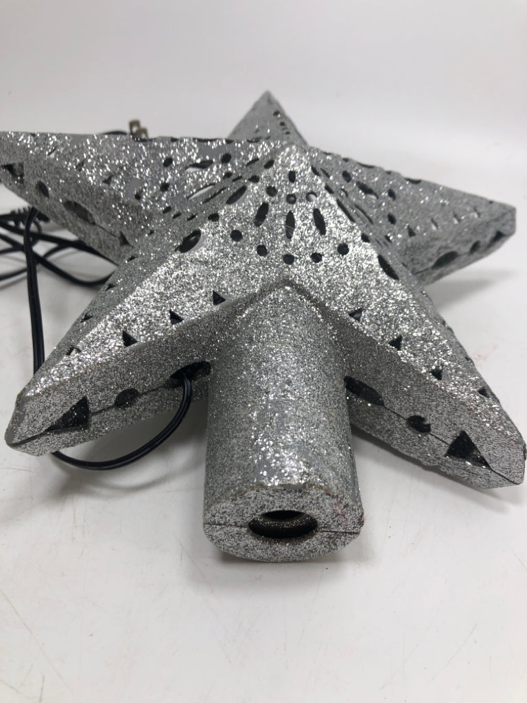 LIGHT UP SILVER STAR TREE TOPPER.