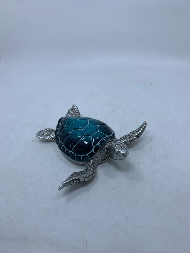 SILVER RESIN SEA TURTLE W/ LIFT UP BLUE SHELL.