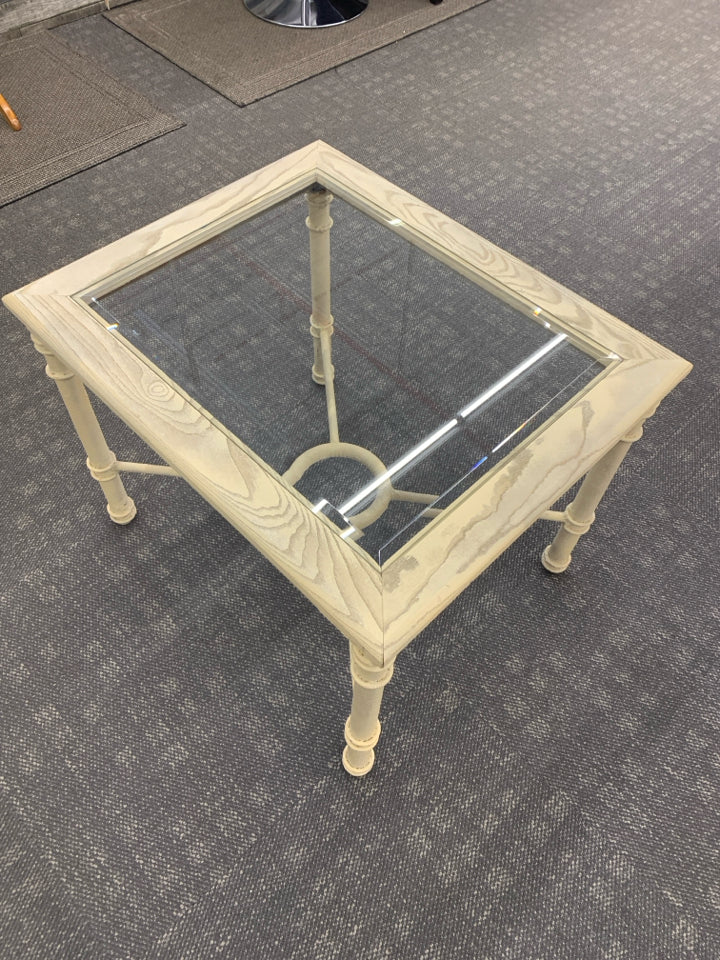 TAN WOODEN SIDE TABLE W/GLASS TOP.