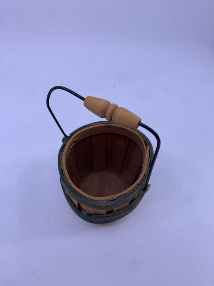 SMALL BASKET W GREEN BAND METAL HANDLE CRAZY MOUNTAIN.
