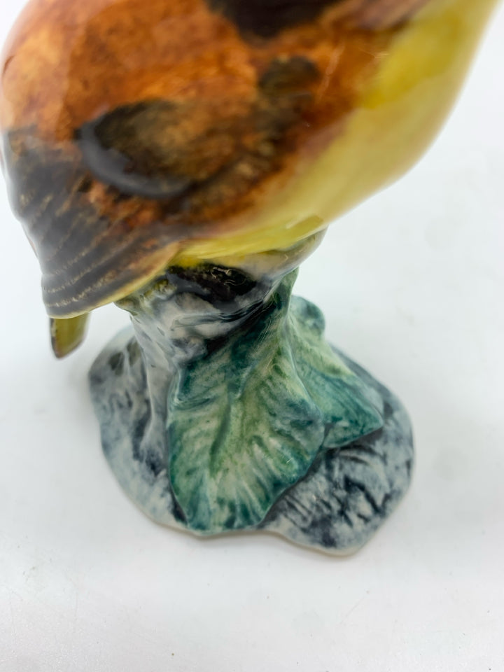 VTG CERAMIC BROWN/YELLOW BIRD ON LOG.