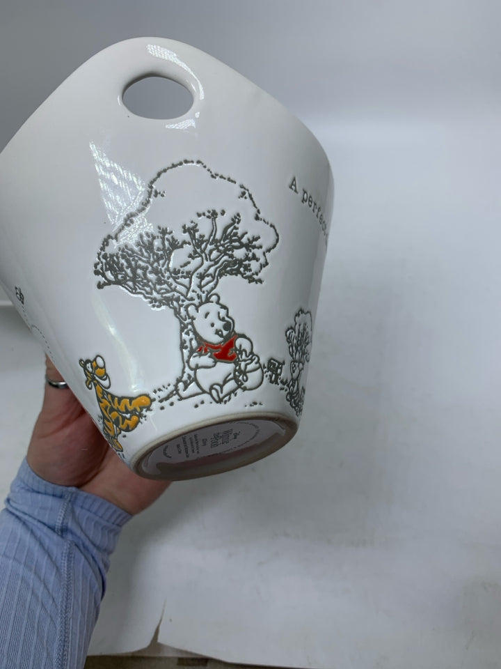 2 WINNIE THE POOH THEMED RAMEN BOWLS.