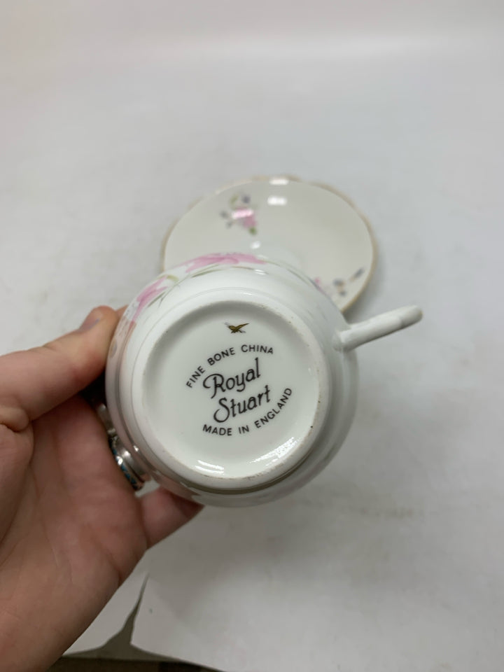 LIGHT PINK FLOWERS TEACUP.