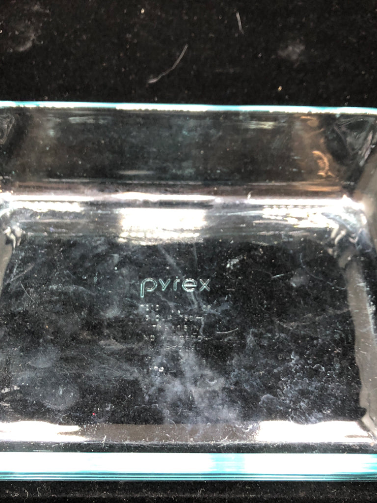 PYREX RECTANGLE DISH.