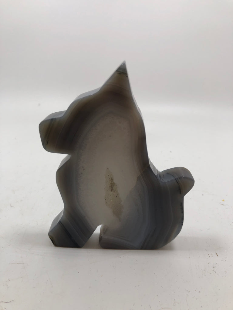 DOG SHAPED BLUE/WHITE GEODE SCULPTURE.