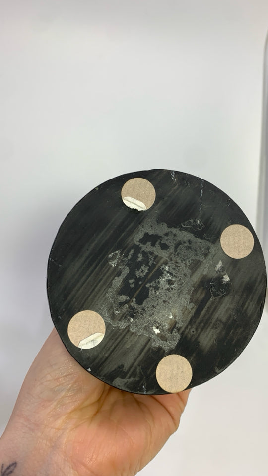 BROWN WOOD FLEUR DE LIS FINIAL DECOR.