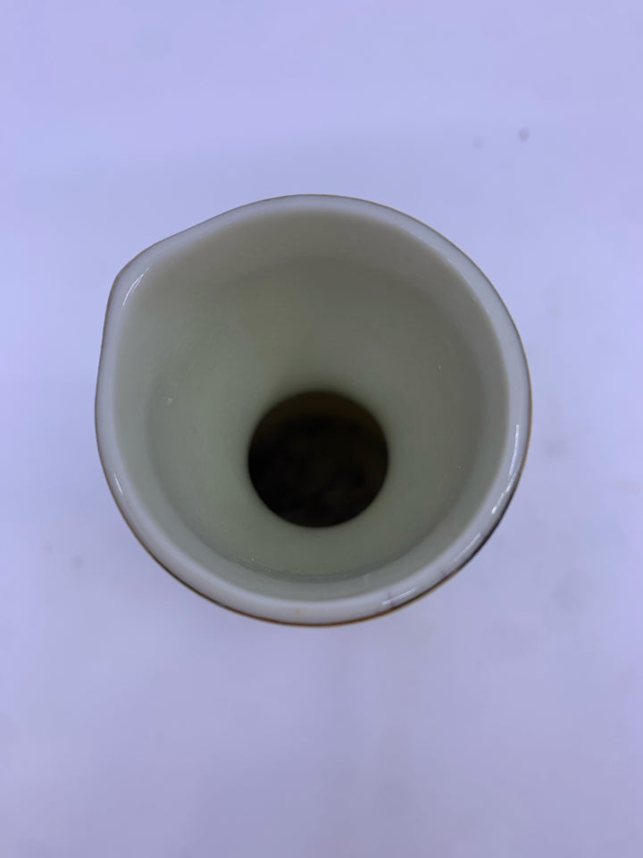 CREAM FLORAL ASIAN STYLE SAKE PITCHER.