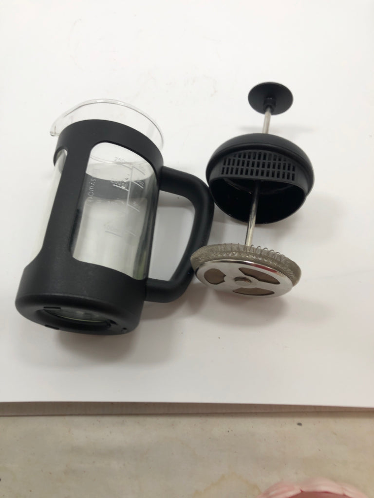 SM GLASS FRENCH PRESS.