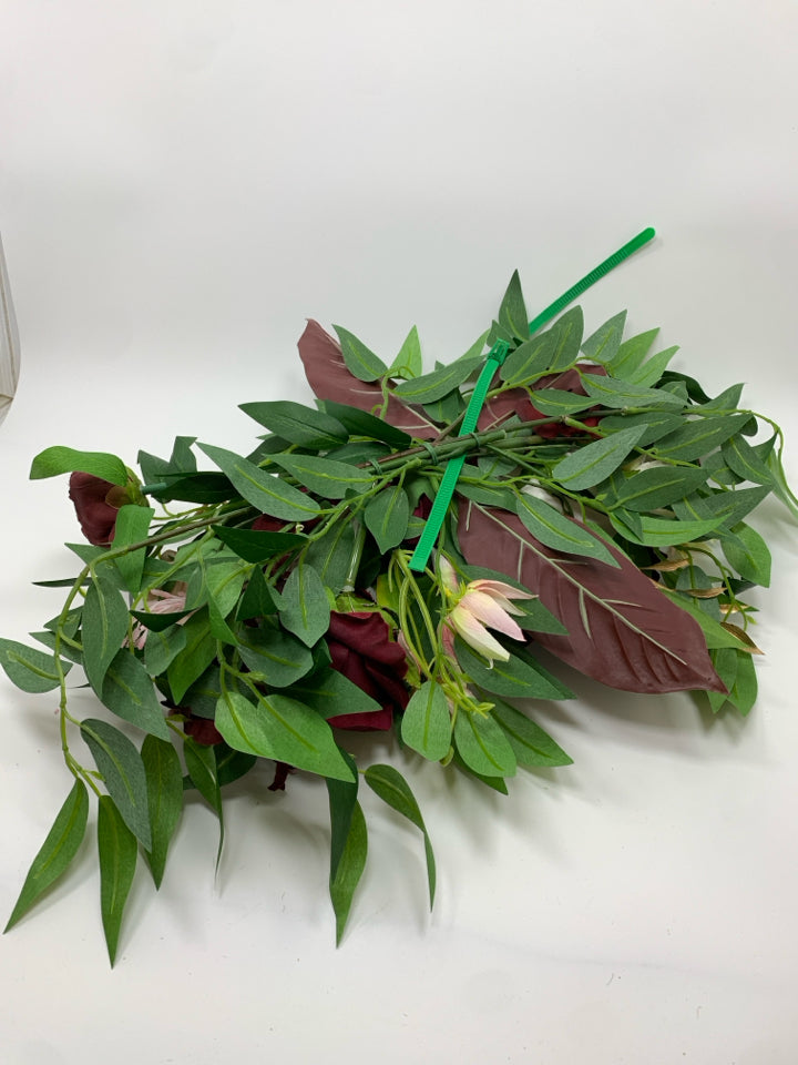 SMALL FAUX PINK/RED ROSES BOUQUET.