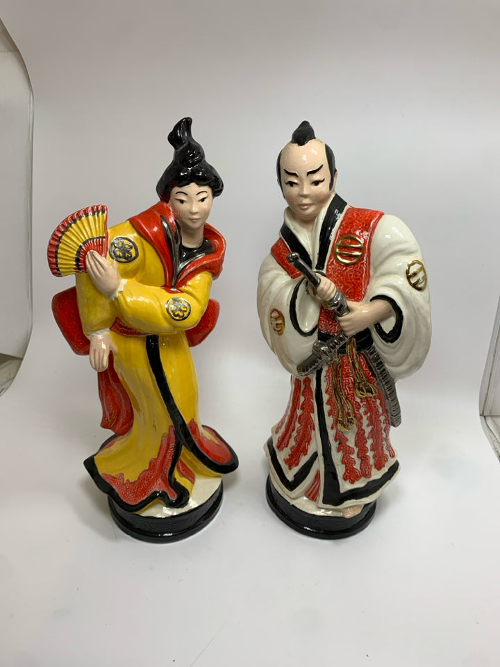 2 VTG CHINESE COUPLE CERAMIC FIGURINES.