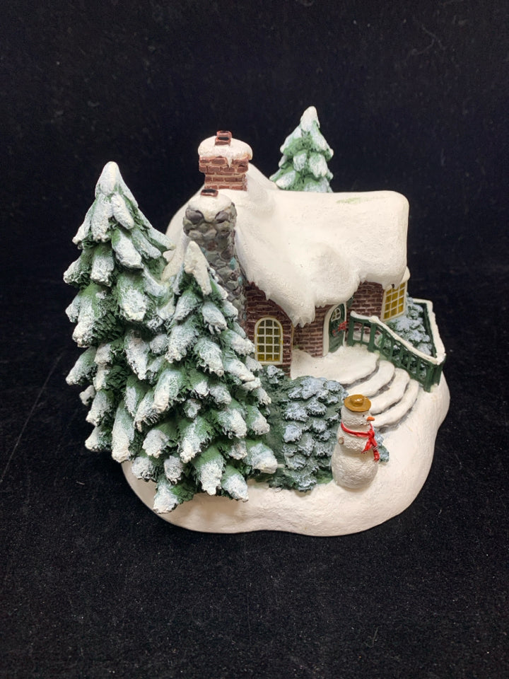 THOMAS KINKADE LIGHT UP "A VILLAGE CHRISTMAS" HOUSE.