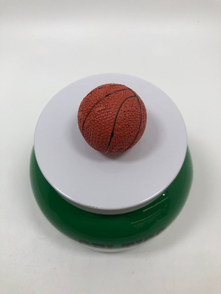 GREEN CELTICS BASKETBALL LID CANDLE-PUMPKIN SPICE.