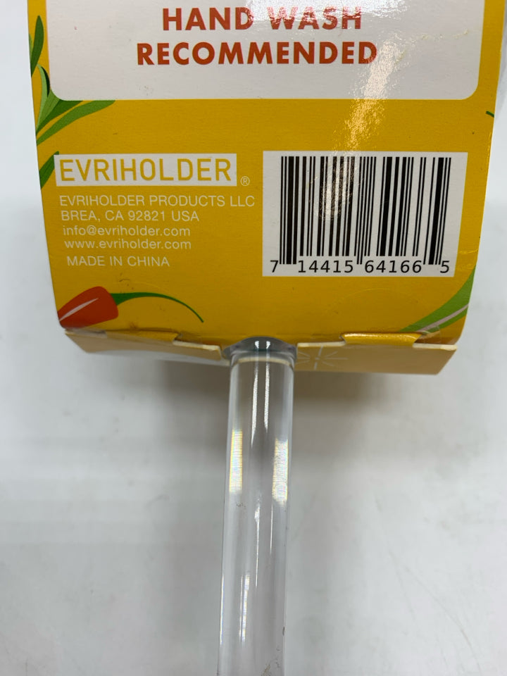 NWT PLASTIC MARGARITA GLASS W/REUSABLE ICE CUBES.