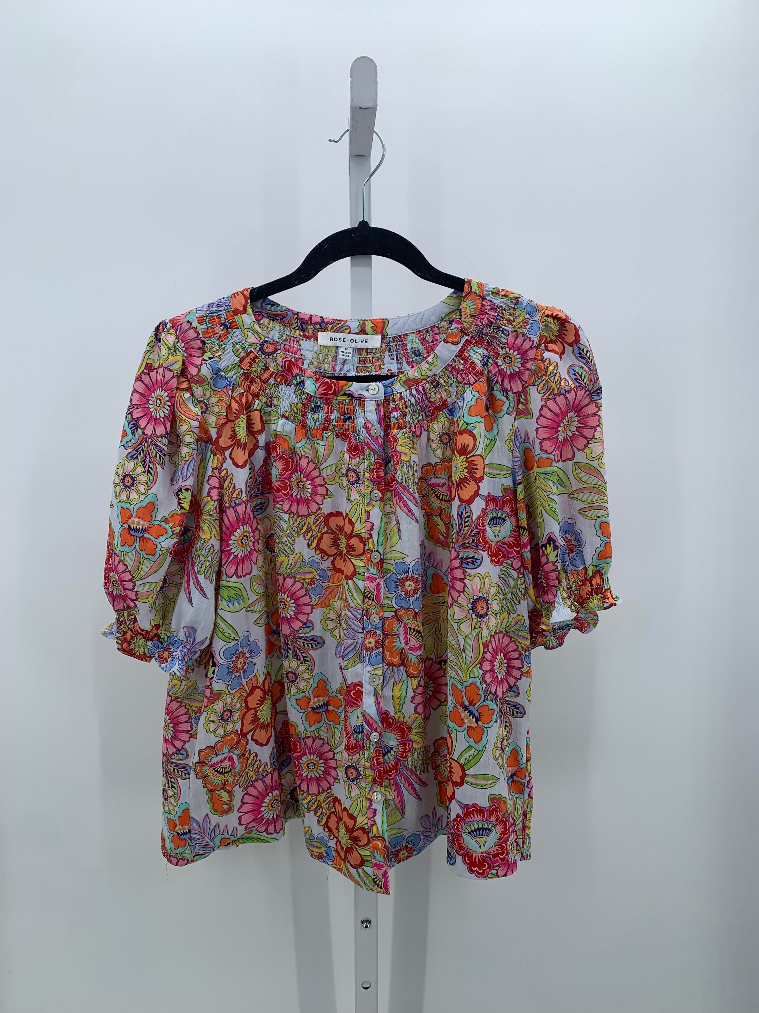 Rose & Olive Size Medium Misses Short Sleeve Shirt