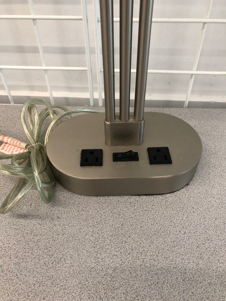 TRI-PILLAR METAL BASE LAMP W/NEWPORT SHADE.
