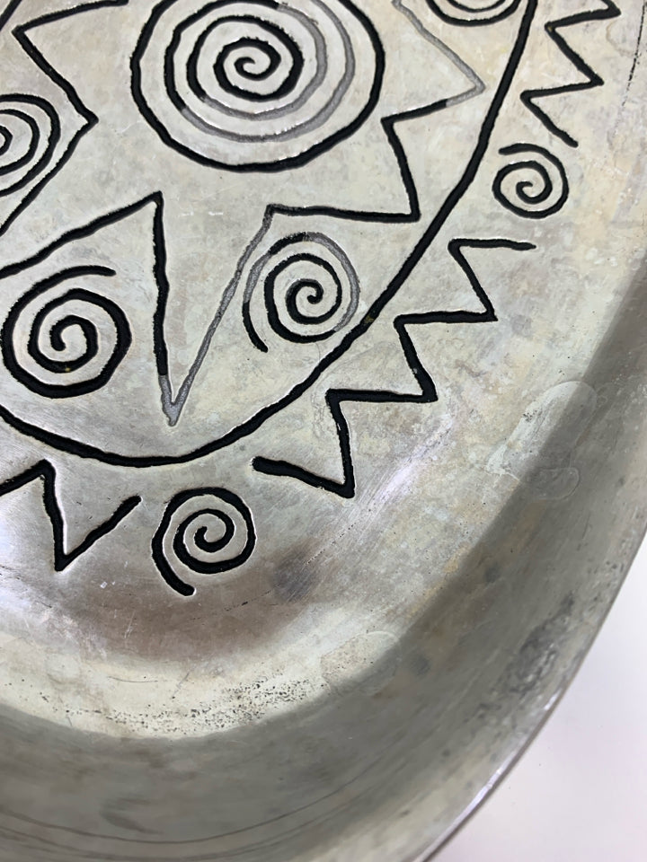 WILTON ARMETALE REGGAE BREAD TRAY.