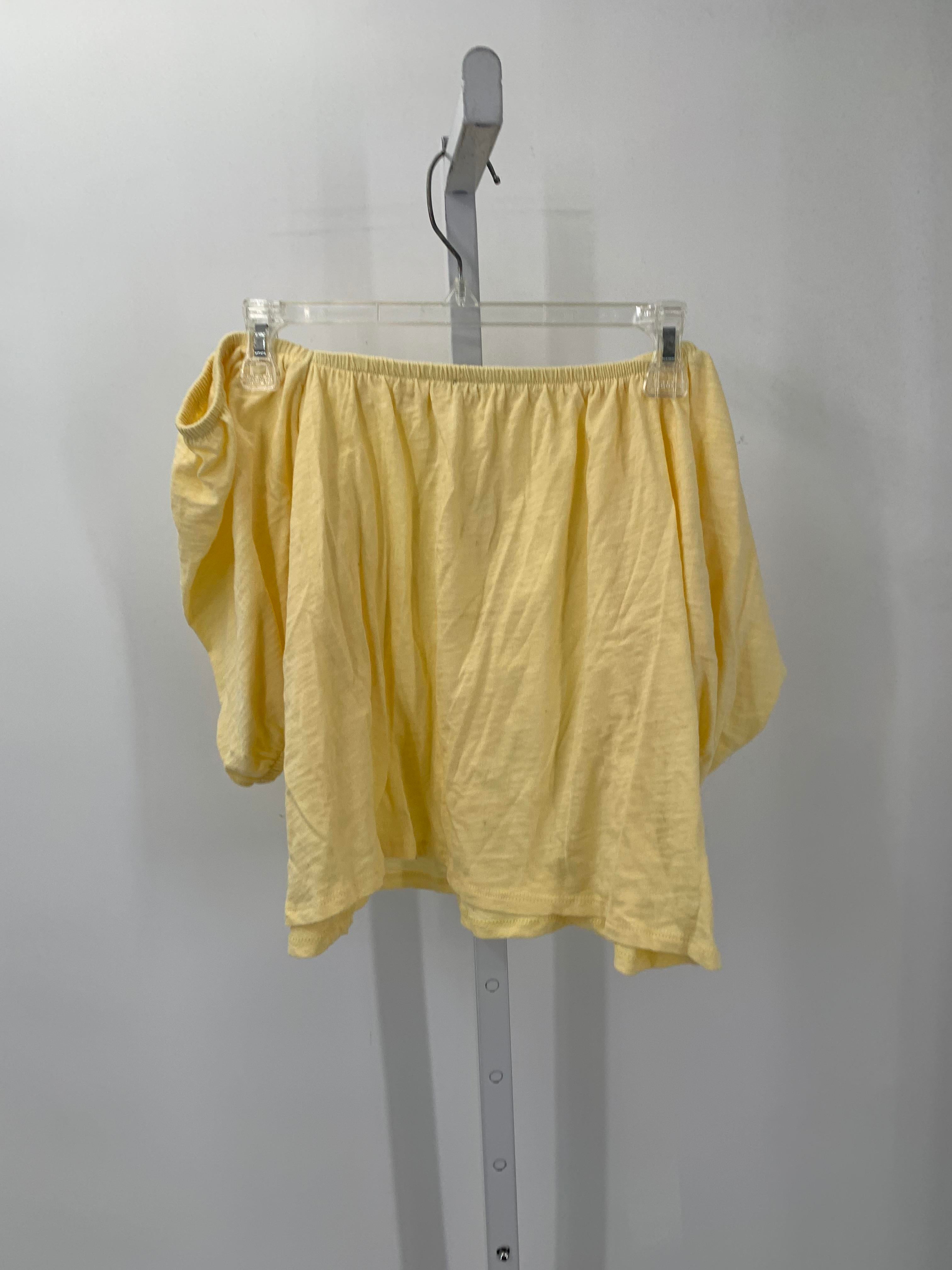 Old Navy Size Medium Misses Short Sleeve Shirt