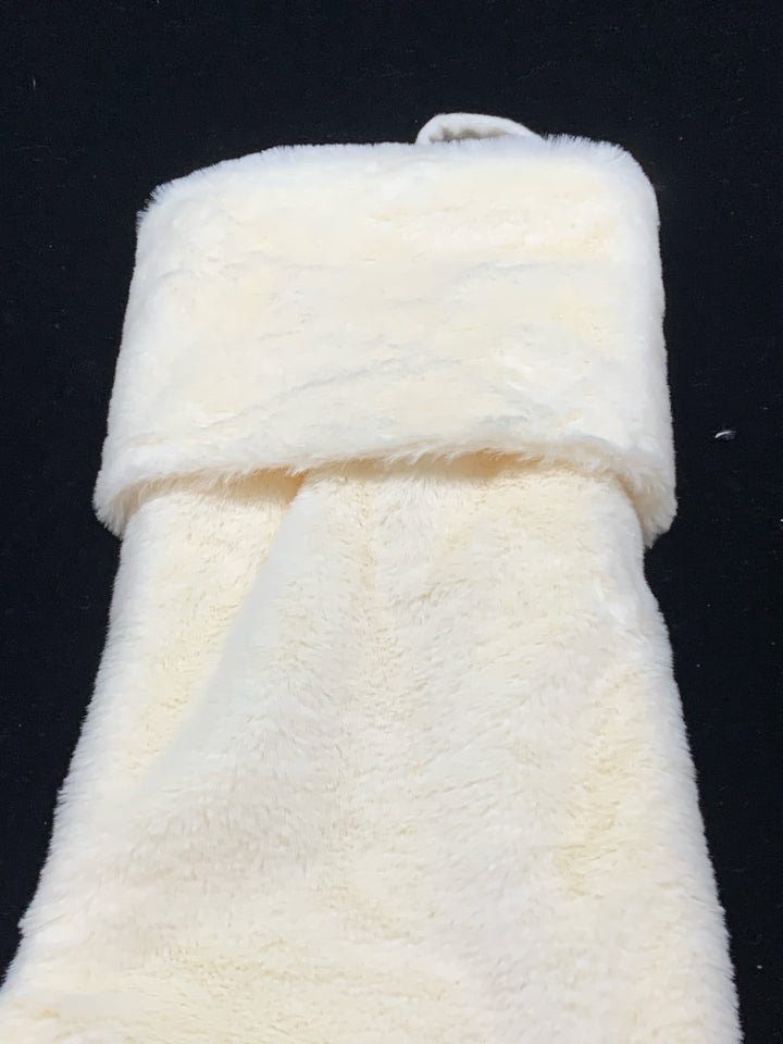 CAT FACE FUZZY WHITE STOCKING.